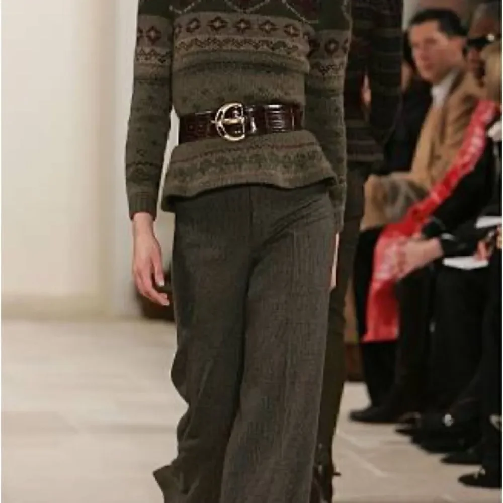*Vintage Fall 2006 Runway Collection Brown Alligator Brass Buckle Contour Belt - Picture 14 of 16